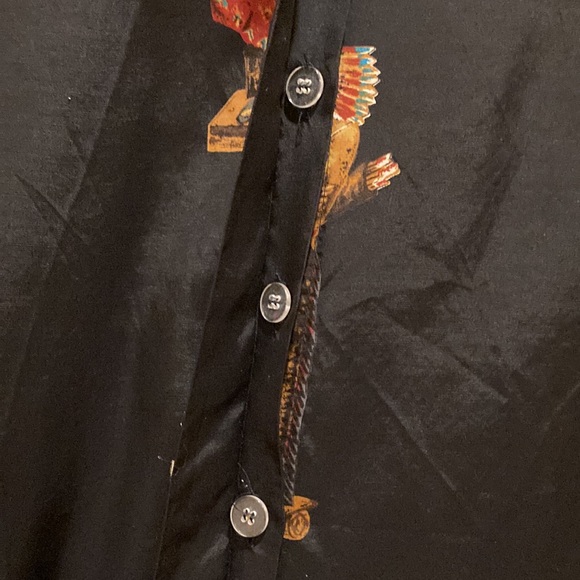 Rocky Mountain Women’s Button Up Blouse Western Cowgirl Indian Statue Design - Picture 3 of 7